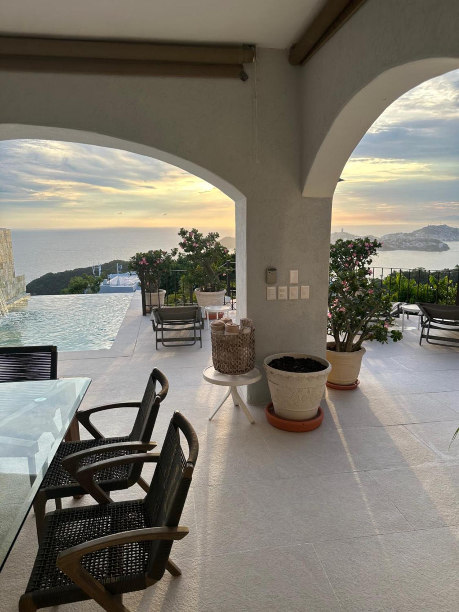 San Sebastian, Celajes Acapulco