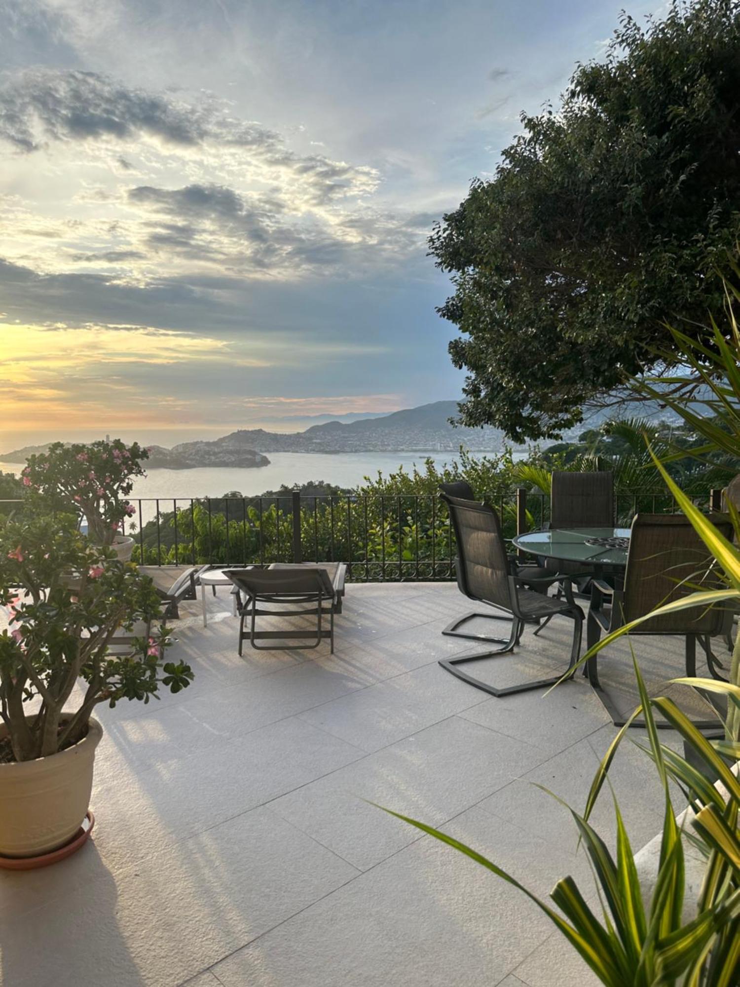 San Sebastian, Celajes Villa Acapulco