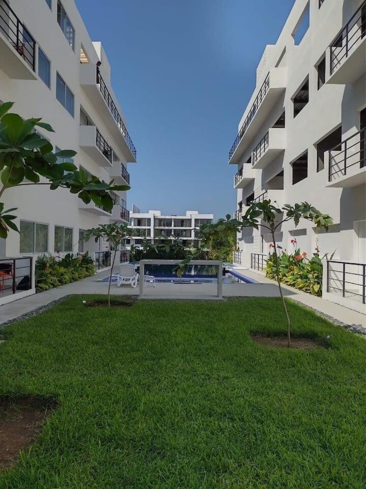 Adults Only Close To The Acapulco