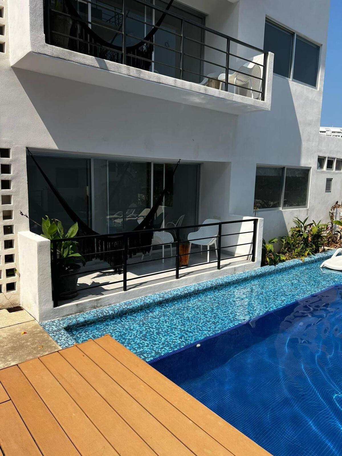 Adults Only Close To The Apartamento Acapulco