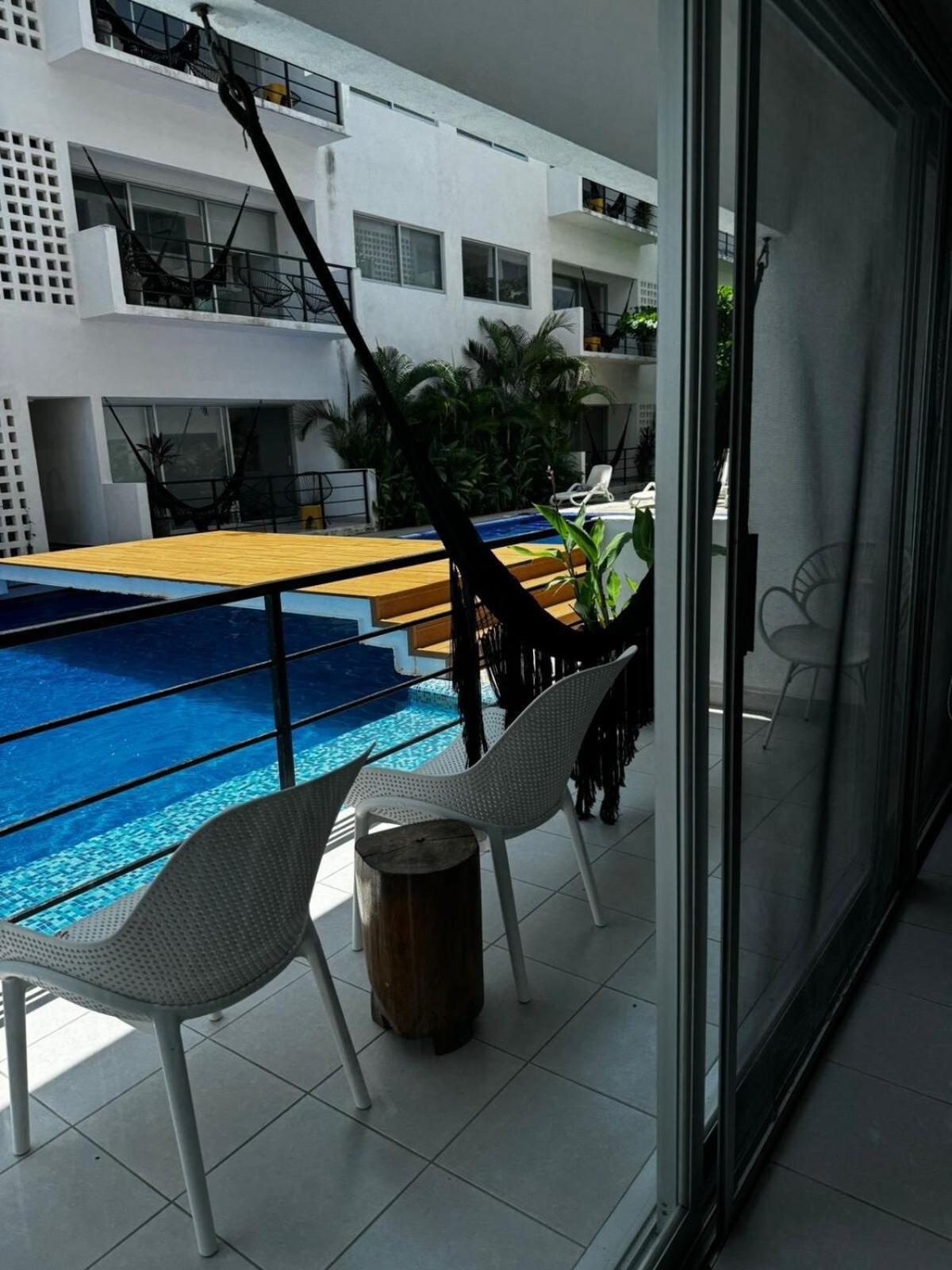 Adults Only Close To The Apartamento Acapulco