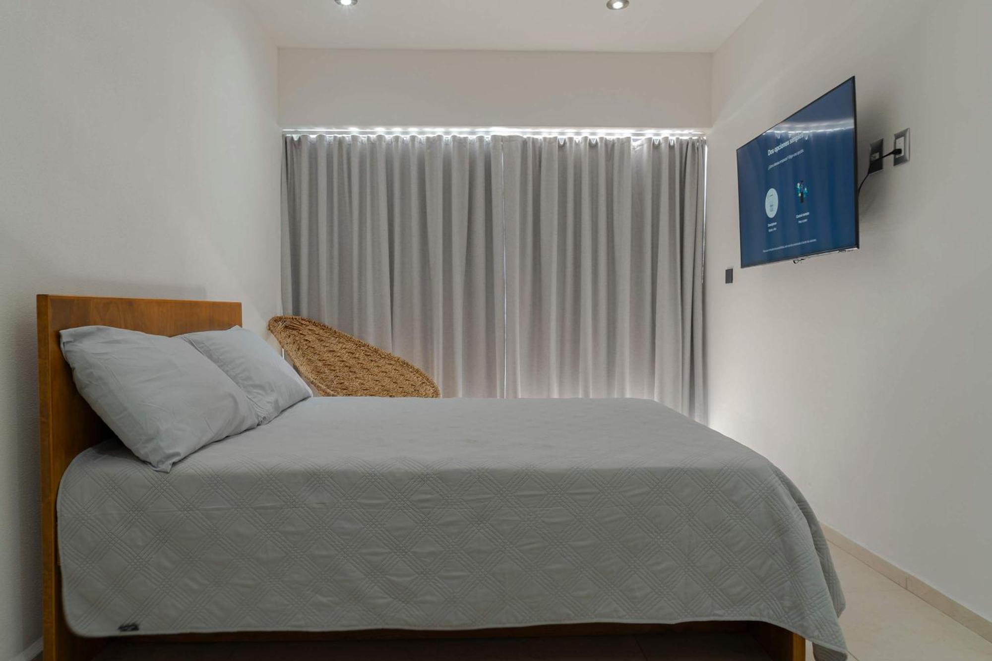 With Pool 3 Beds In *