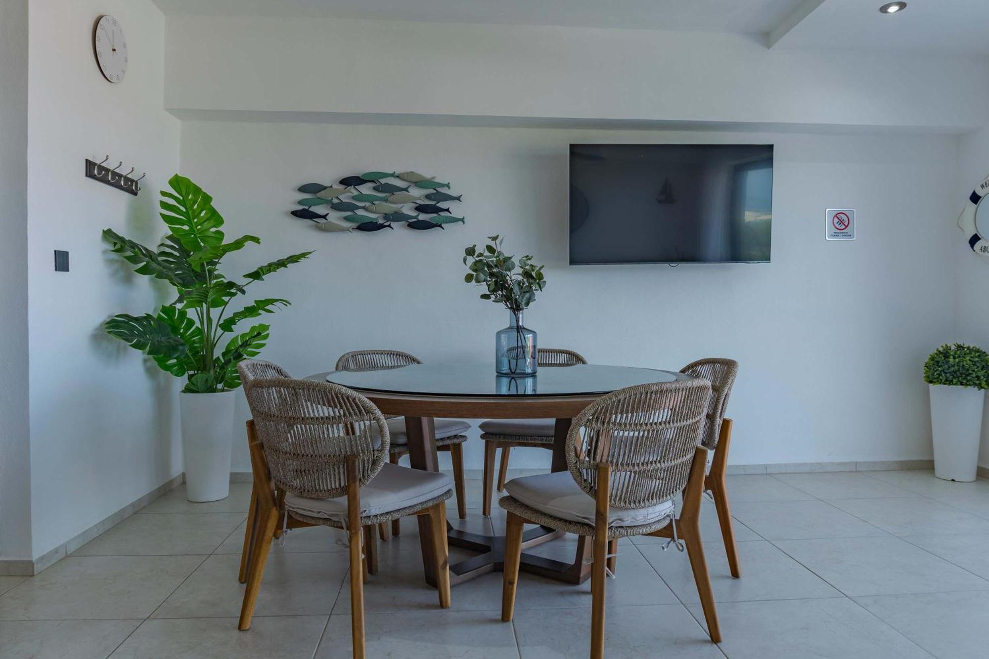 With Pool 3 Beds In