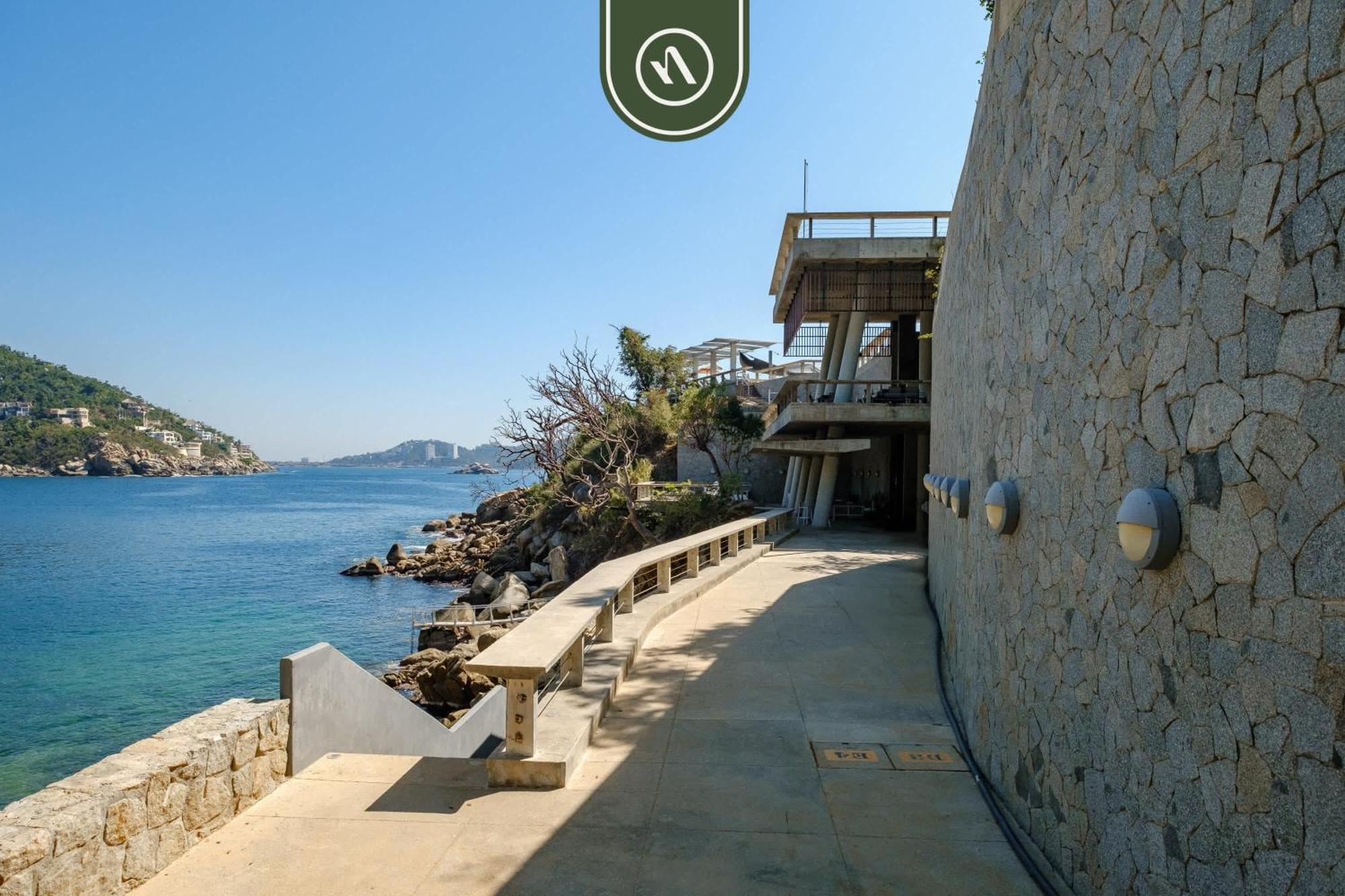 Amazing 3 Bedroom Penthouse With Beachclub * Acapulco