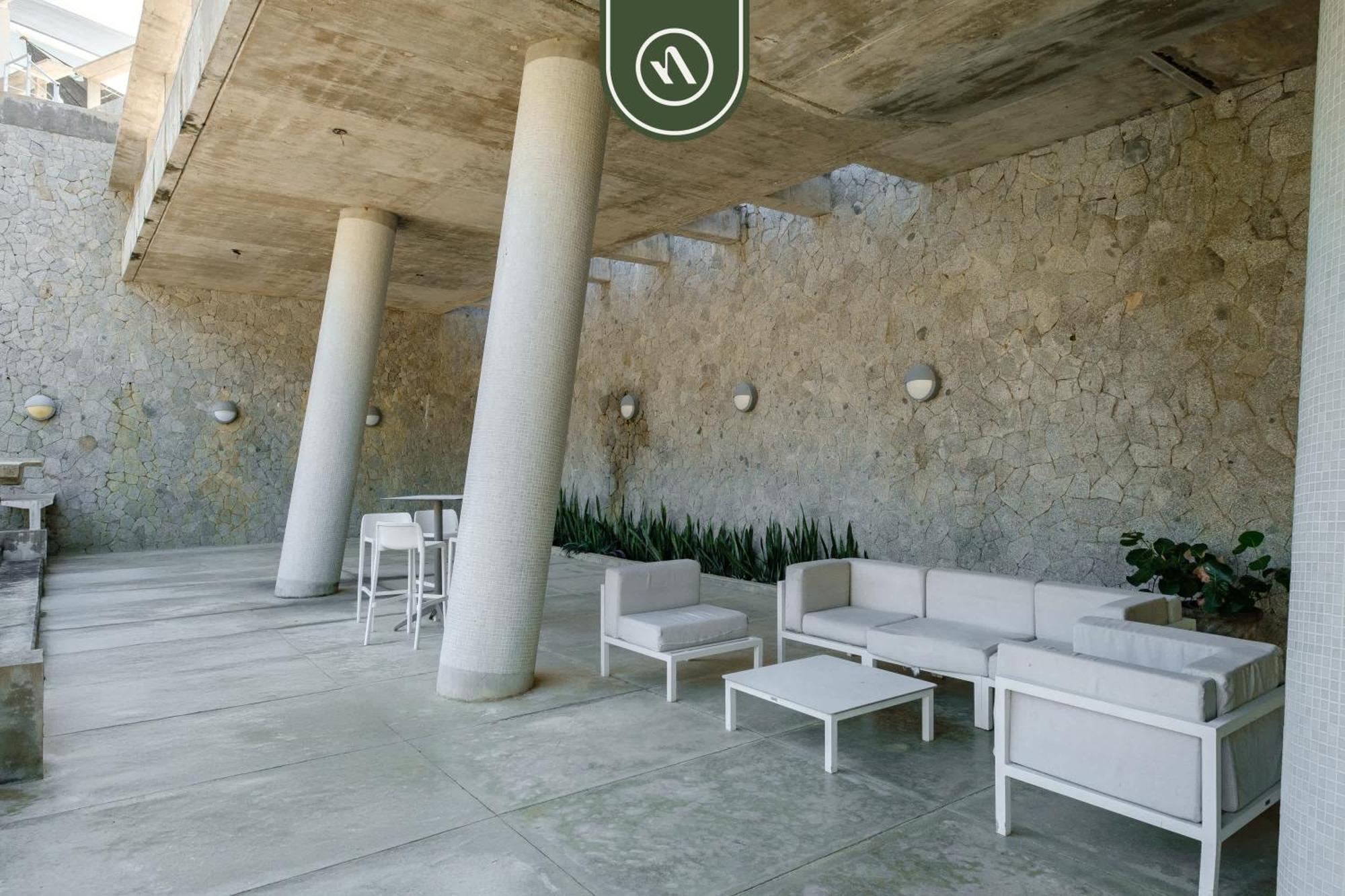 Amazing 3 Bedroom Penthouse With Beachclub
