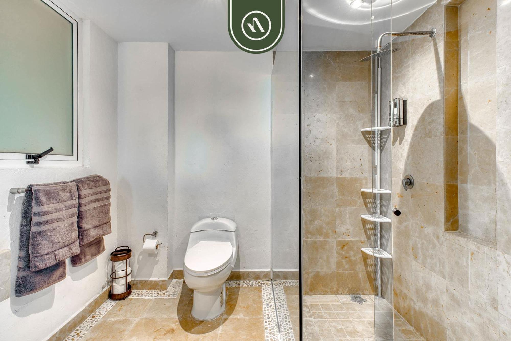Amazing 3 Bedroom Penthouse With Beachclub *