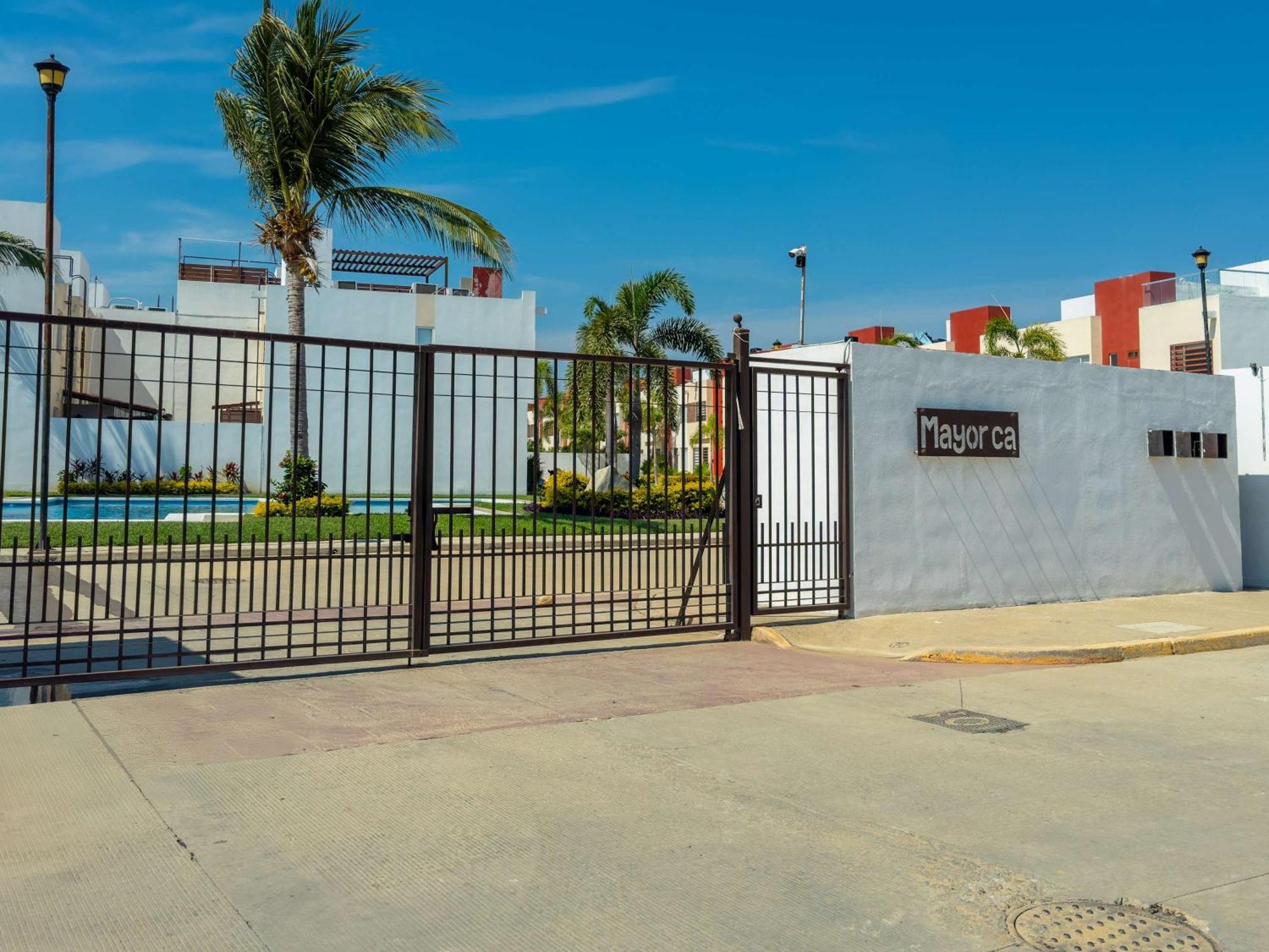 Family House With Pool 10 Min Airport *