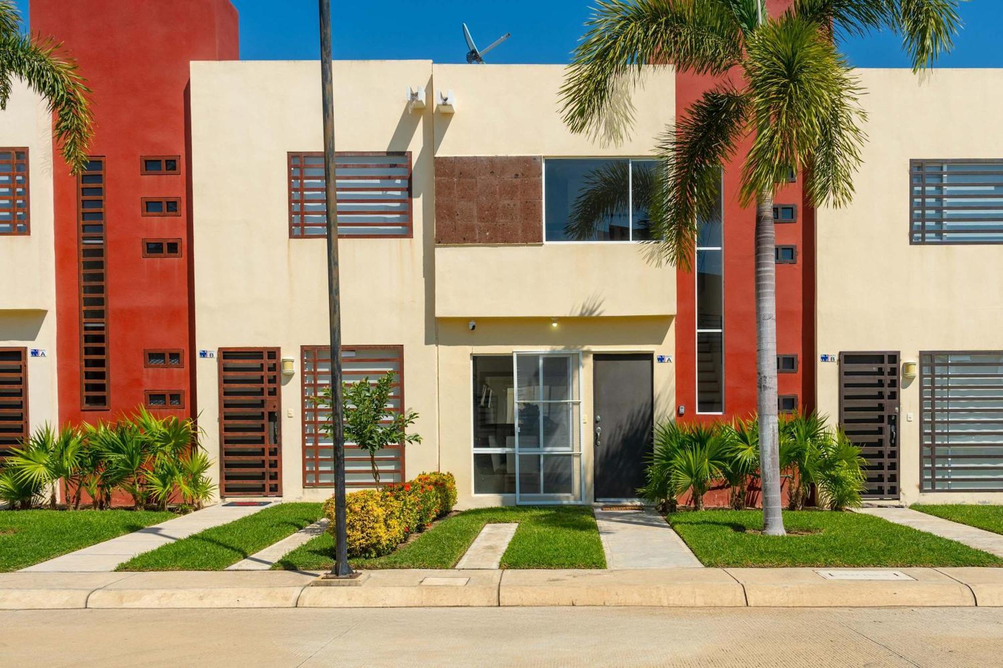 Family House With Pool 10 Min Airport * Acapulco