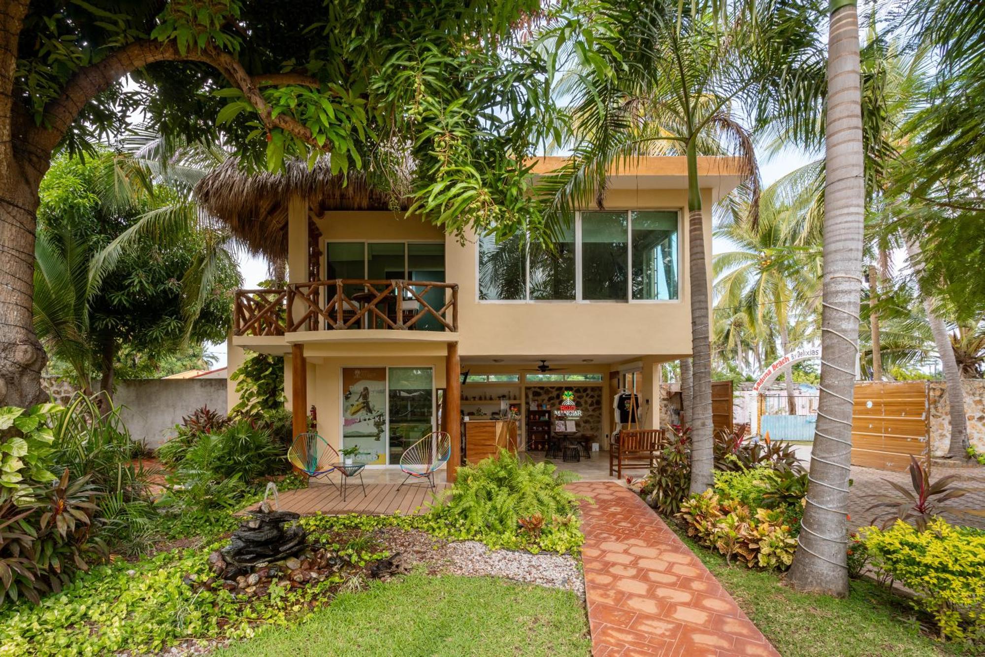 Rojo Manglar 4*