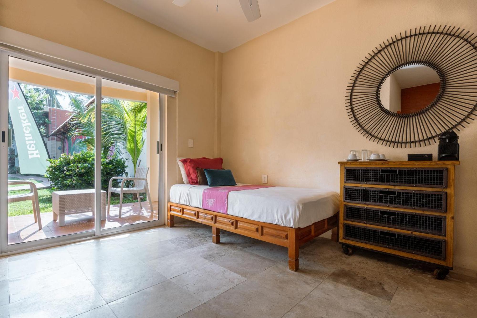 Hotel Rojo Manglar