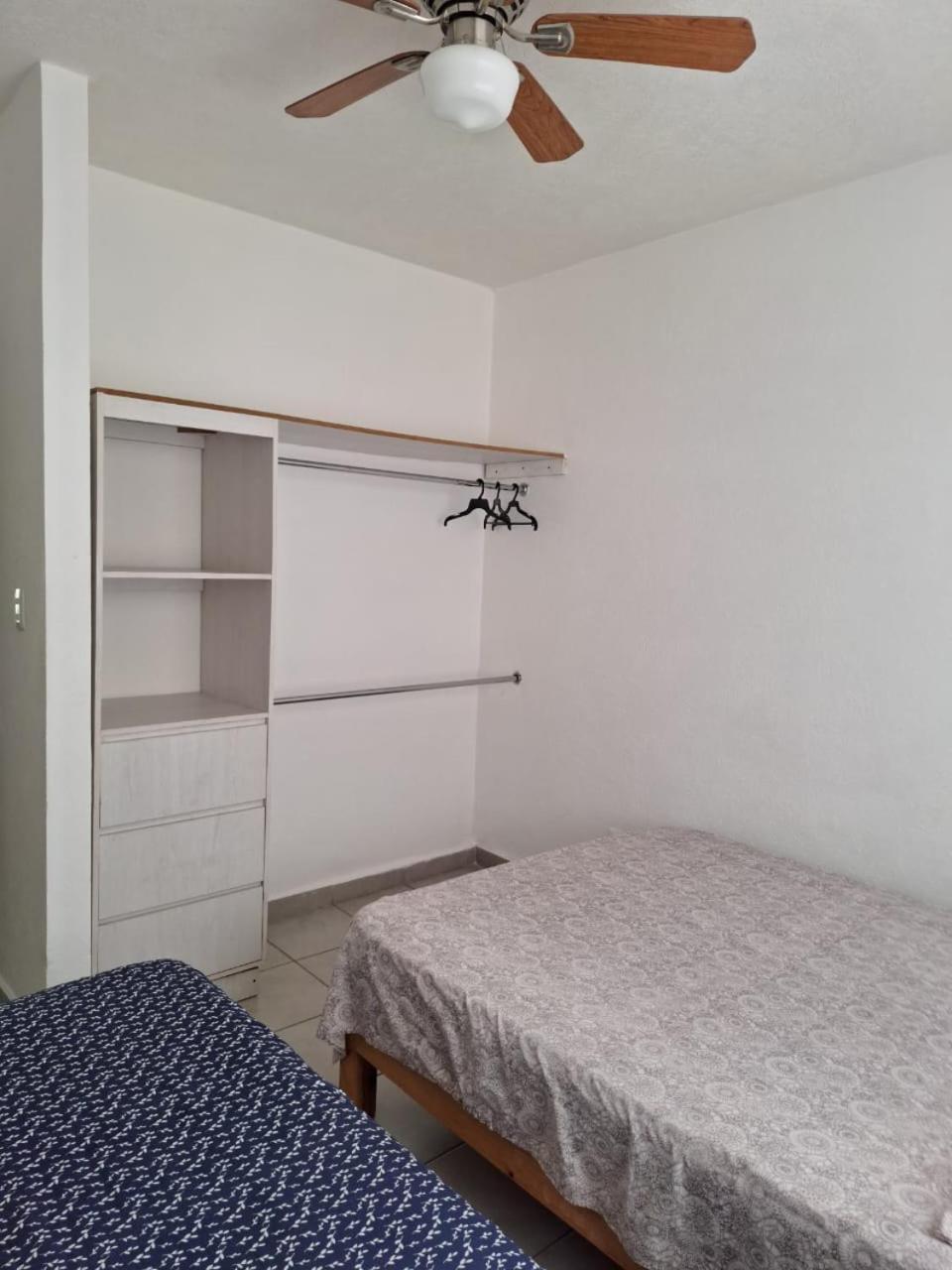 Departamento En Diamante Con Alberca, Camastros Y Hermosos Jardines Acapulco