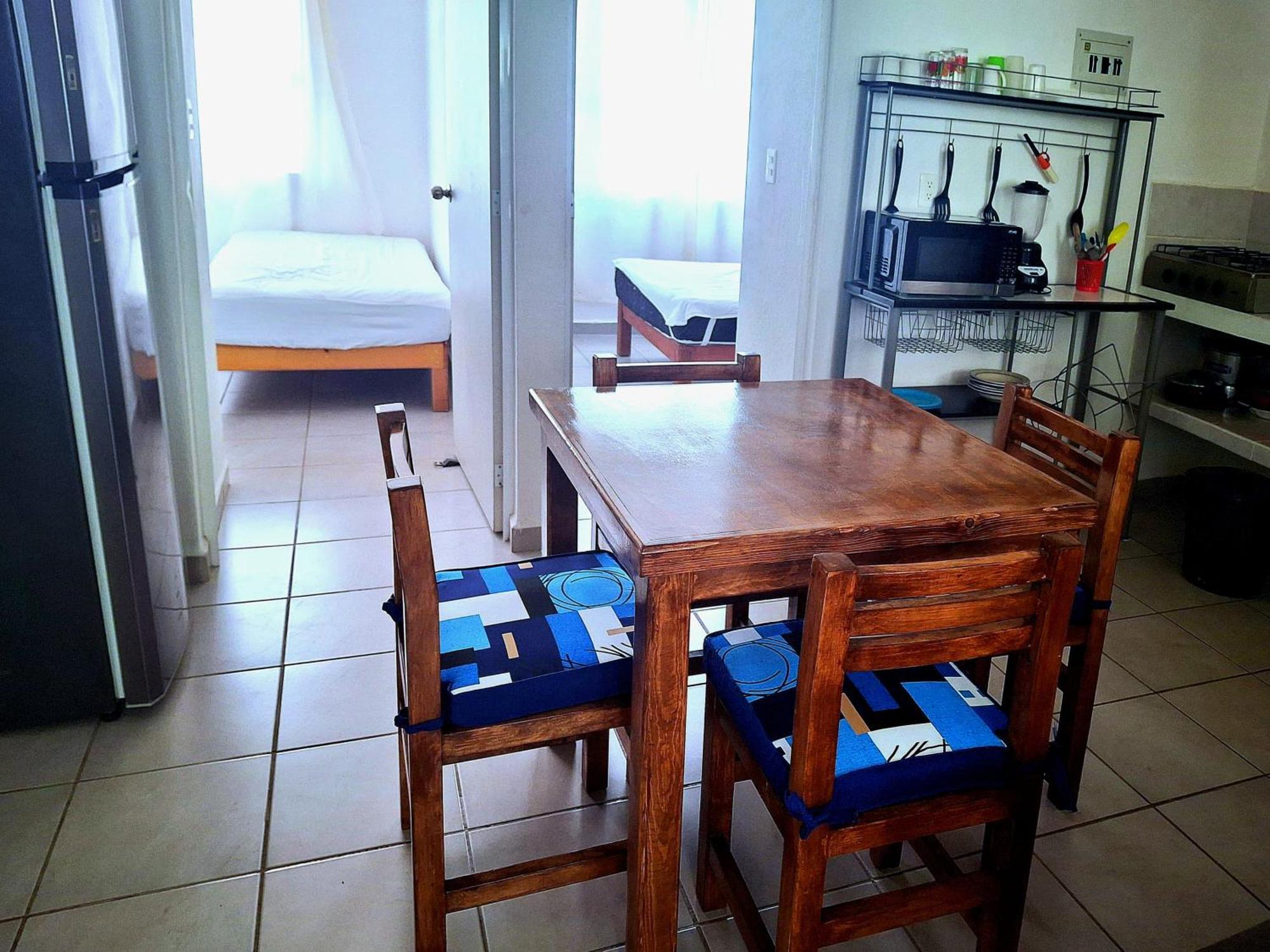Departamento En Diamante Con Alberca, Camastros Y Hermosos Jardines * Acapulco