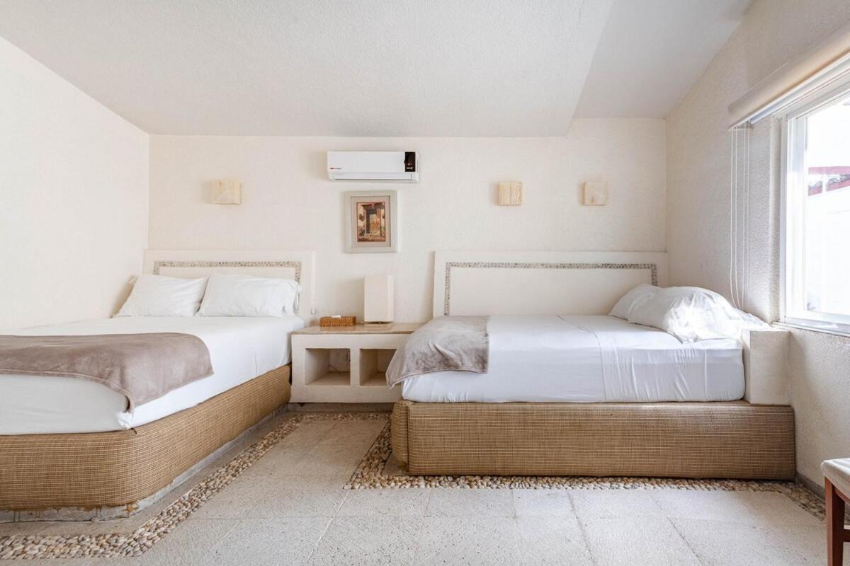 With Private Pool And Security Villa *
