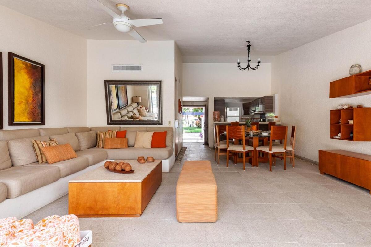 With Private Pool And Security Acapulco