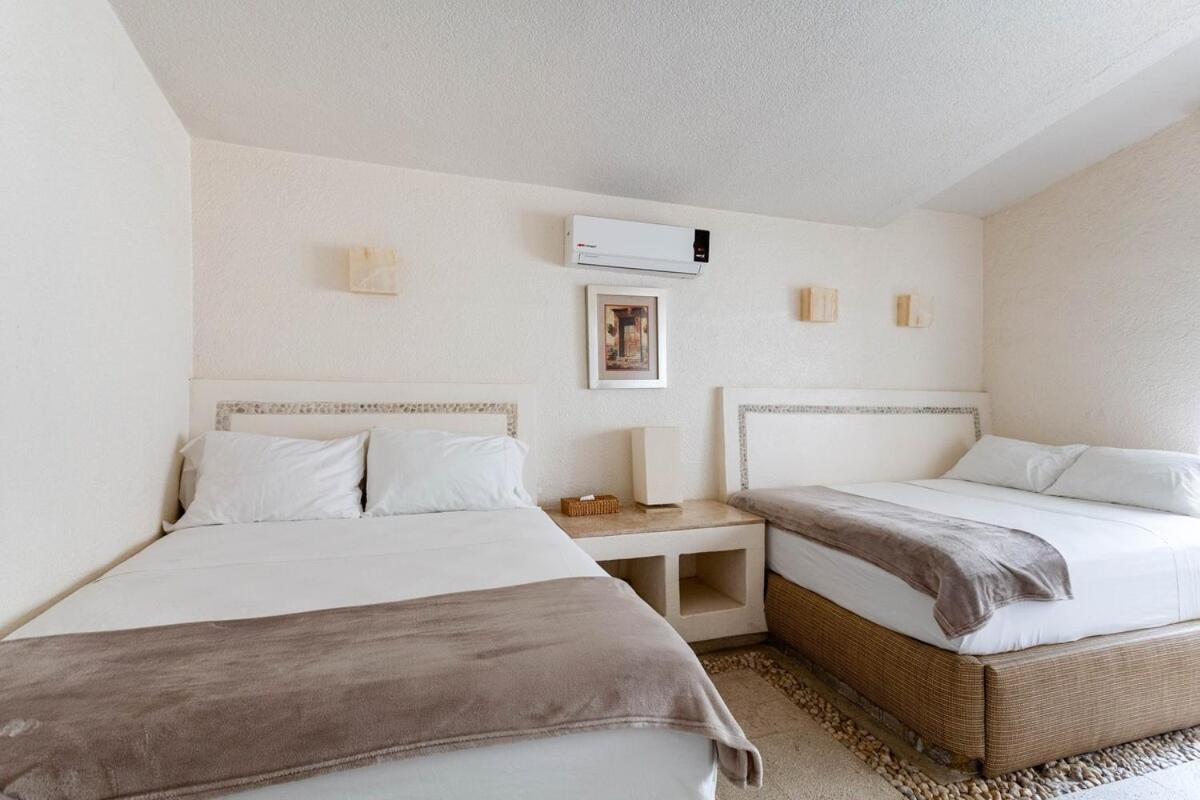 With Private Pool And Security Villa *