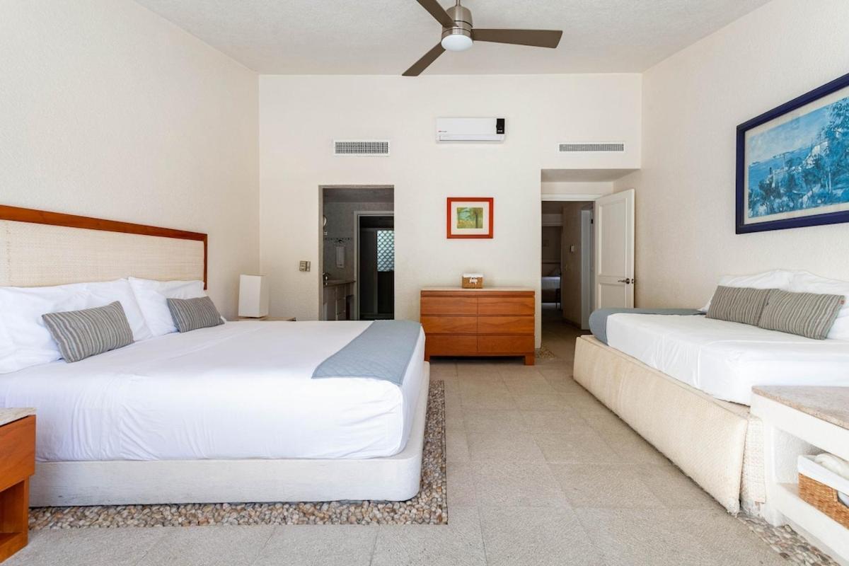 With Private Pool And Security Villa *