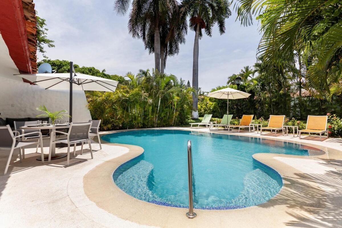 With Private Pool And Security Villa *
