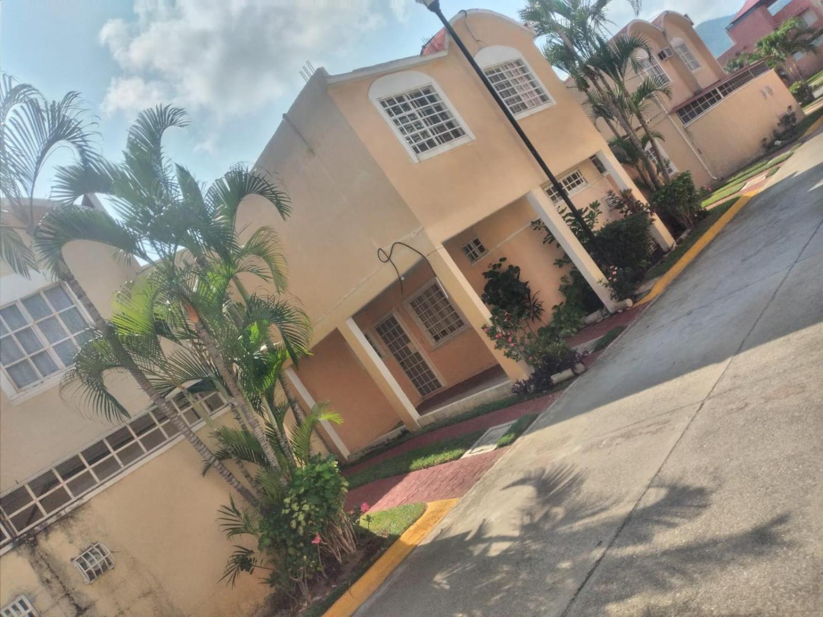 Сasa de vacaciones Casa Paz, Amplia Y Comoda Frente A La Alberca Acapulco