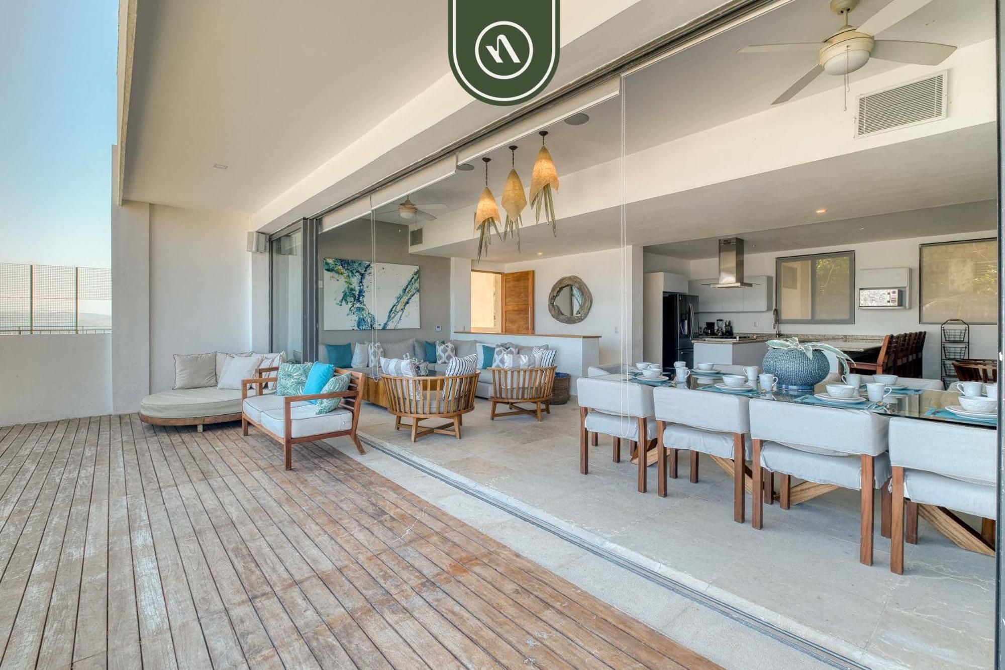 Luxury 4 Bedroom - Amazing Bay View - Pool Apartment *