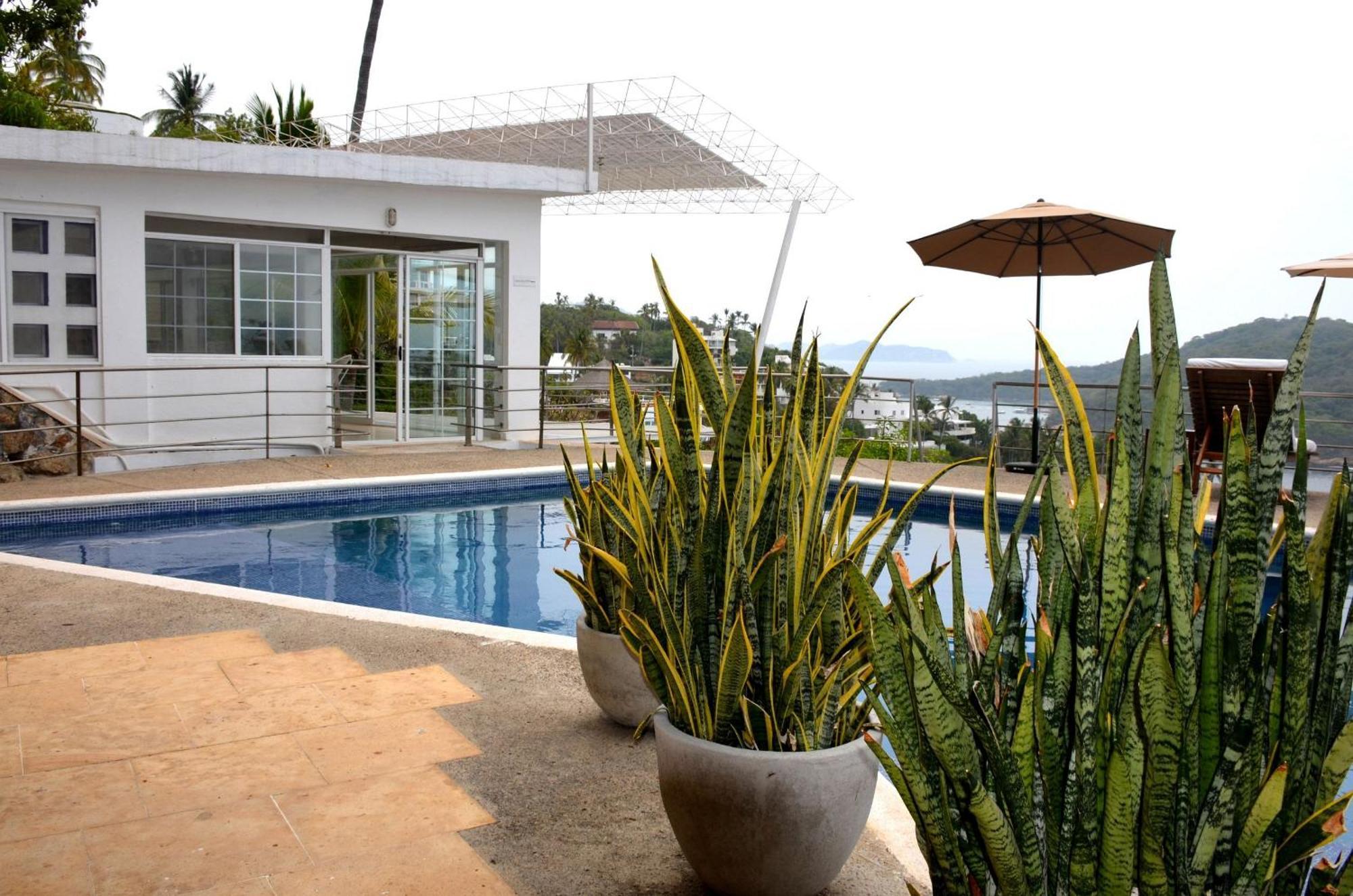 Casas Del Acantilado - * Acapulco