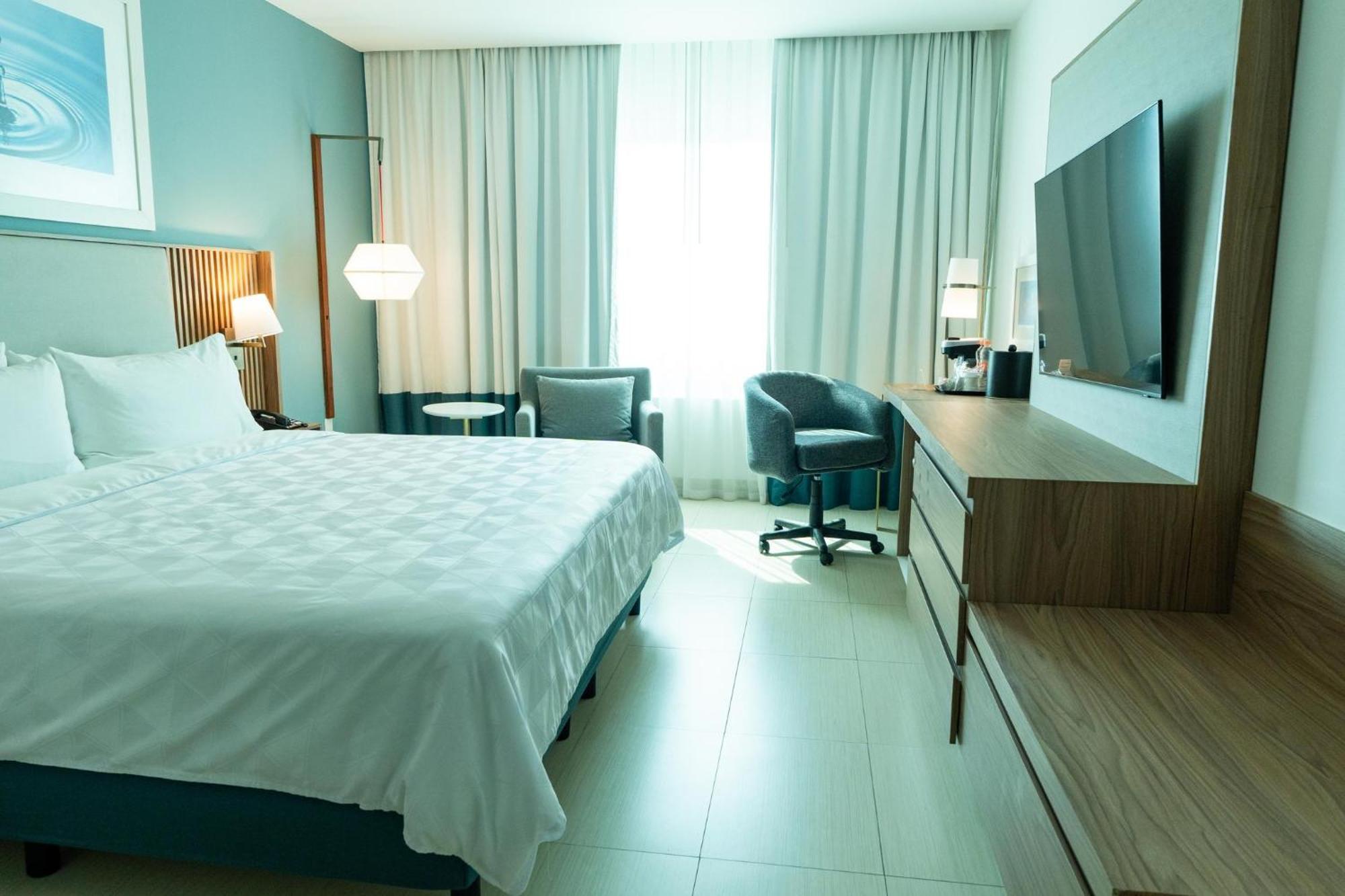 La Isla, An Ihg 4*
