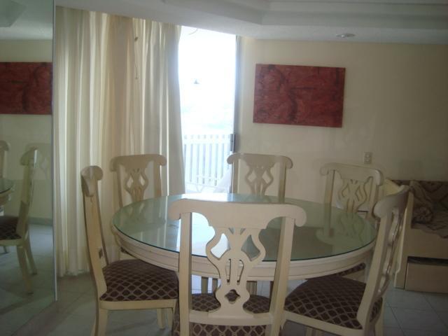 La Palapa Sobre Playa Acapulco