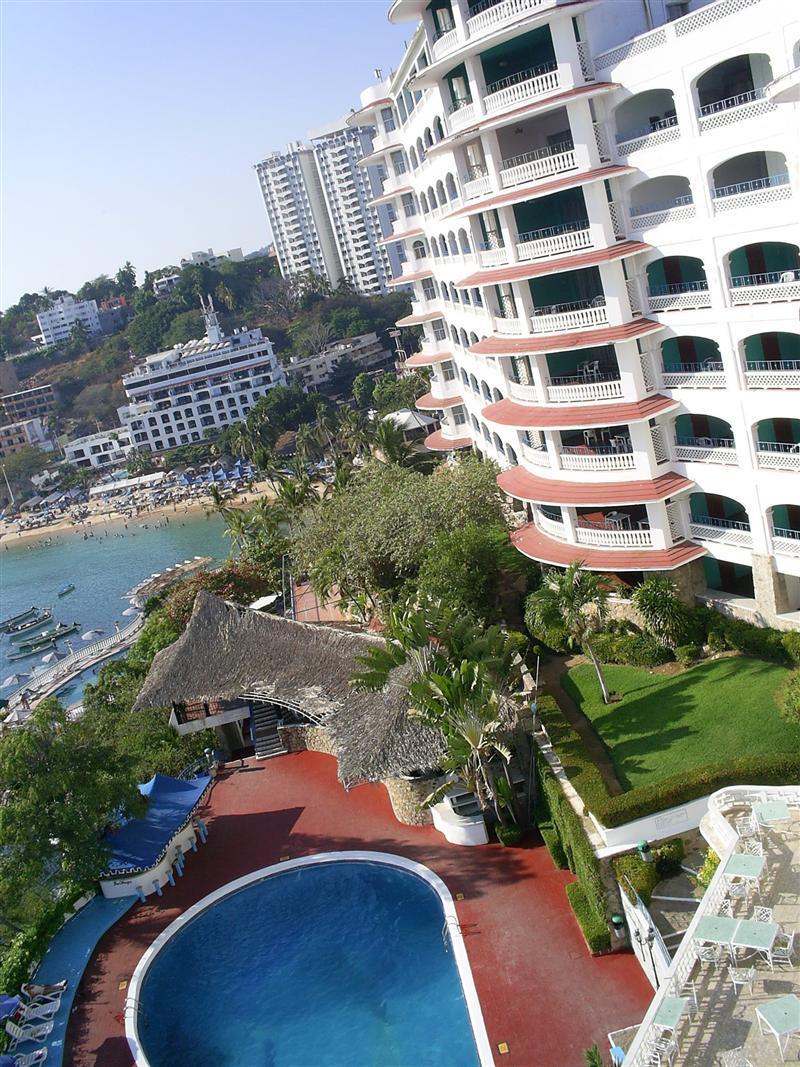 Caleta Hotel 3*