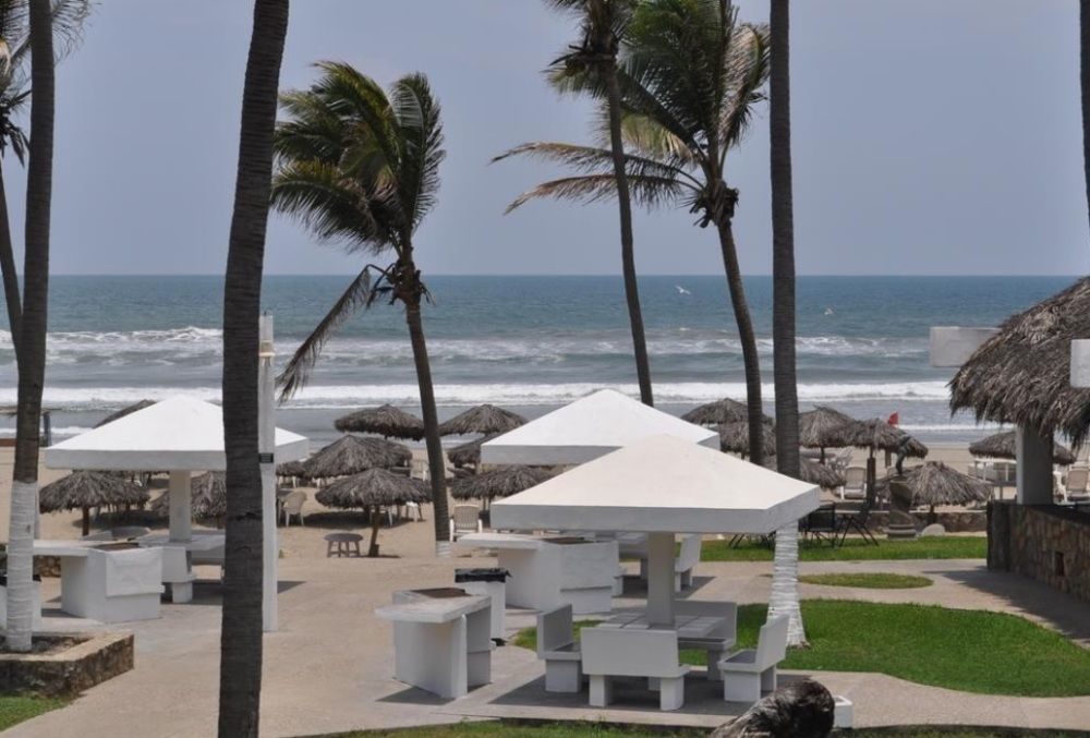 Mar Paraiso Queen Resort