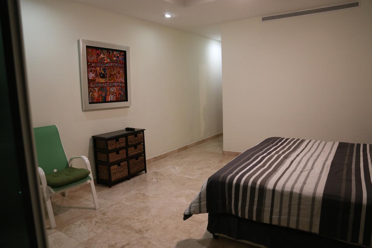 Pichilingue Esmeralda * Acapulco
