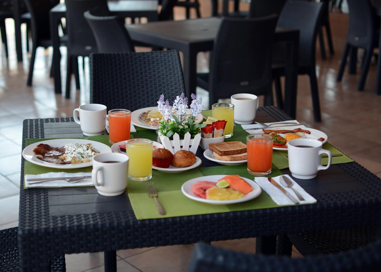 Amarea Kitchenette Breakfast Acapulco