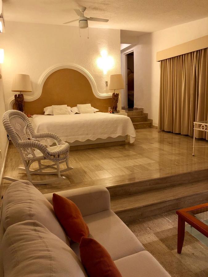 Casa En Fraccionamiento Las Brisas * Acapulco
