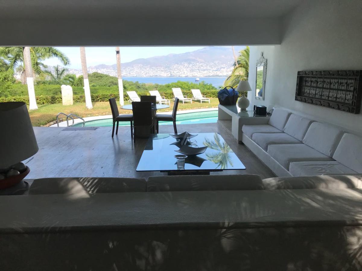 Casa En Fraccionamiento Las Brisas * Acapulco