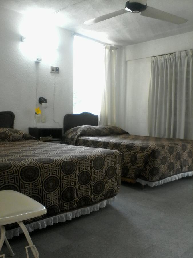 Hotel De Reyes