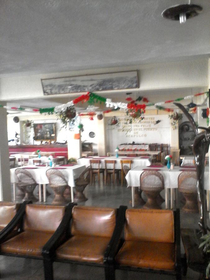 Hotel De Reyes 3*