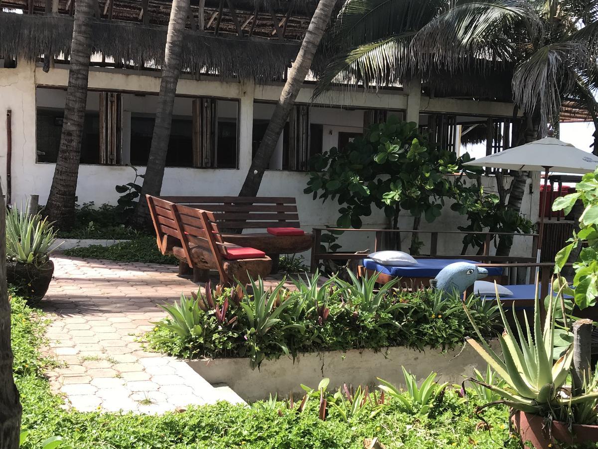 Casa De Olas Surf & Club Hotel