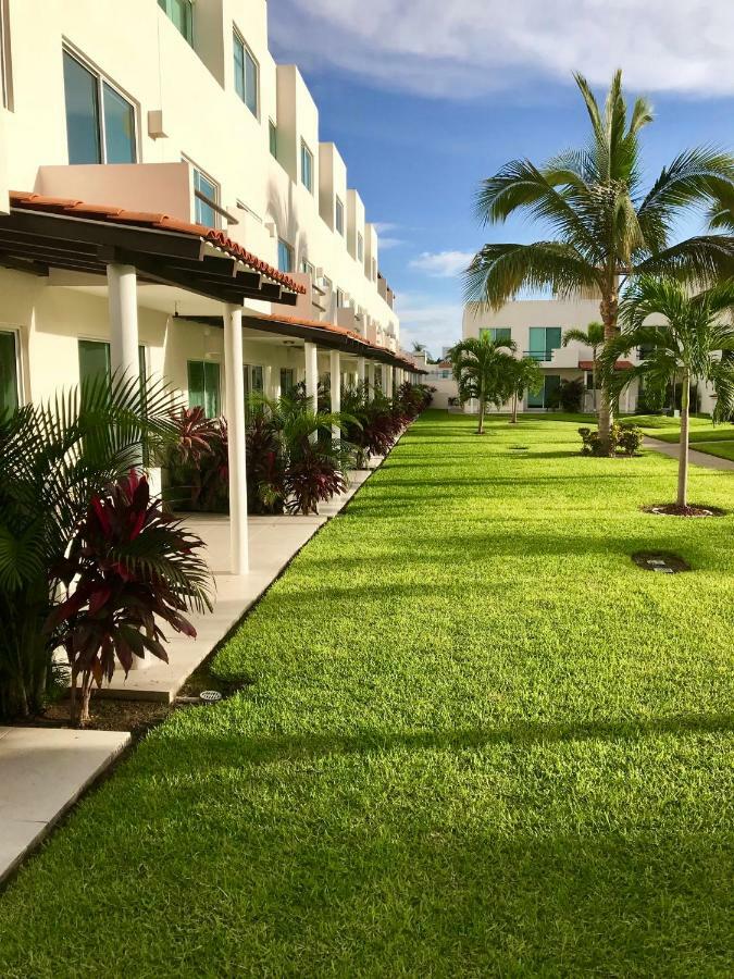 Velato Villa Acapulco