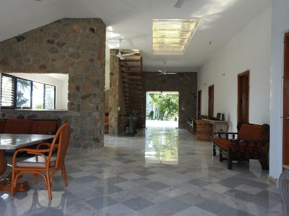 Agustin Villa *