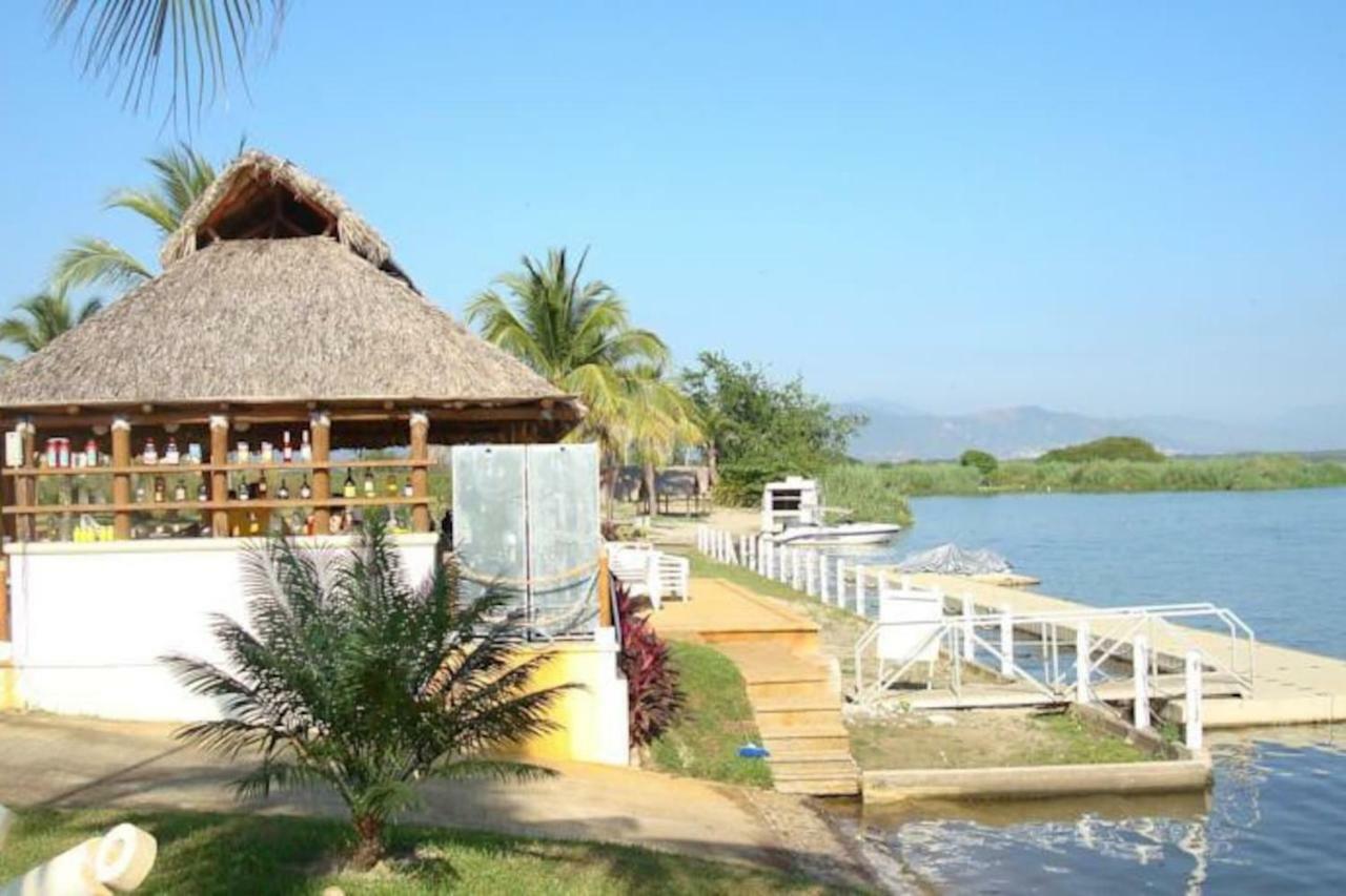 Depa Marina Diamante · Depto Pb Internet Alberca Palapa Marina Diamante * Acapulco