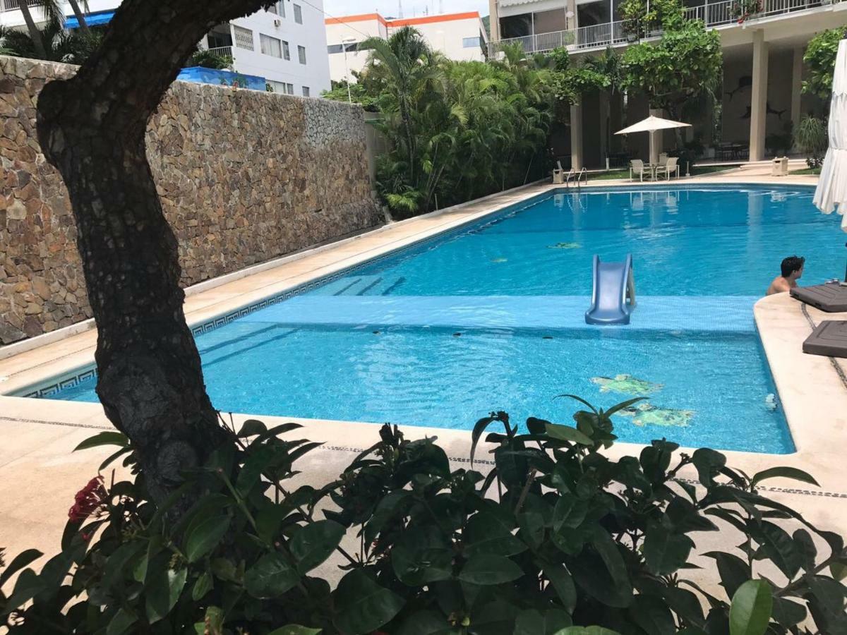 Condominio Laureles, * Acapulco