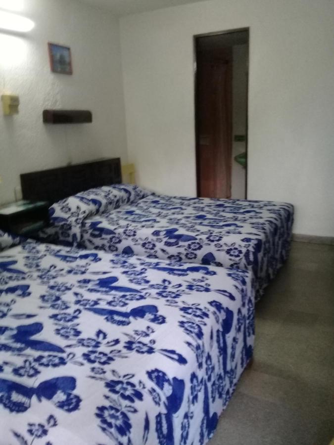 Hotel De Reyes
