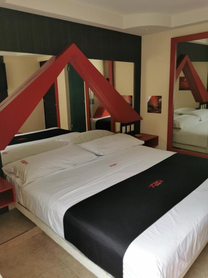 Hotel del amor Toreo 2*
