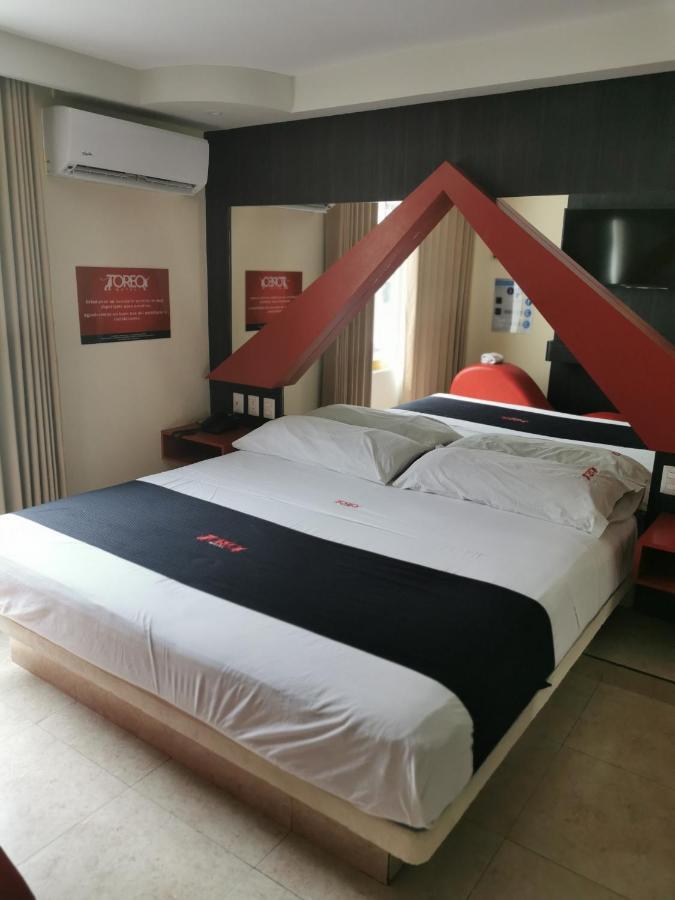Toreo Hotel del amor 2*