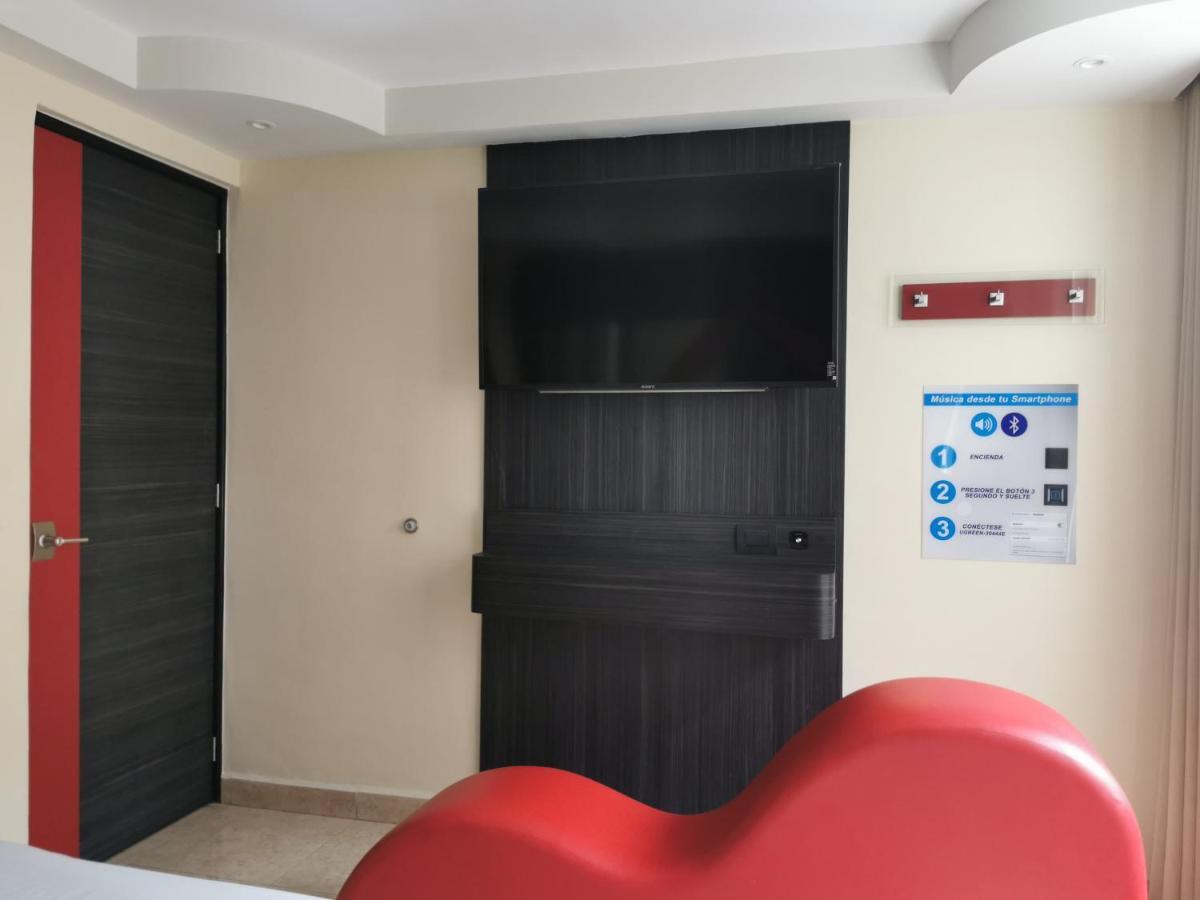 Toreo Hotel del amor