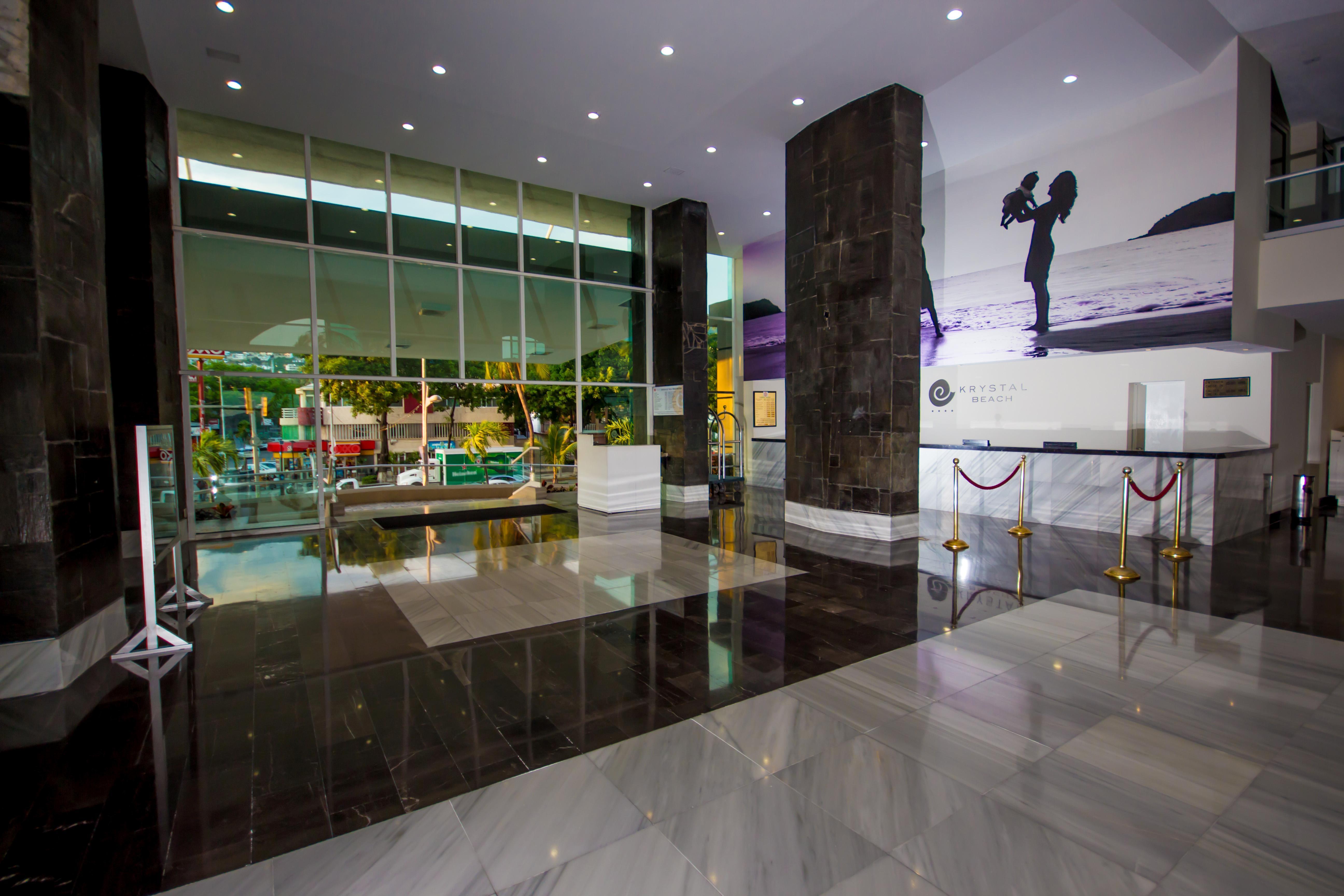 Krystal Hotel 3*