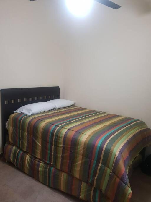 Departamento En Zona Dorada De *