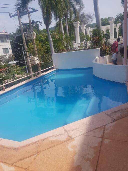 Departamento En Zona Dorada De * Acapulco