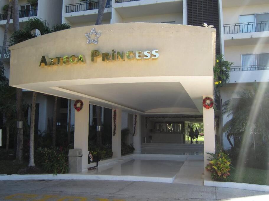 Beautiful Fully Restored After Otis In Diamante Apartamento Acapulco