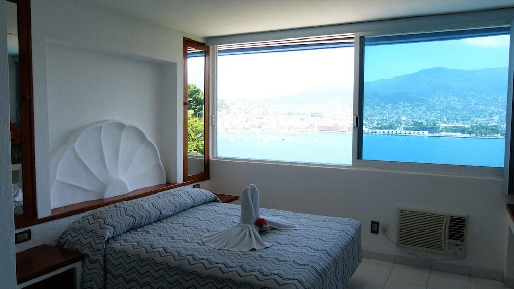 Aristos Hotel 4*