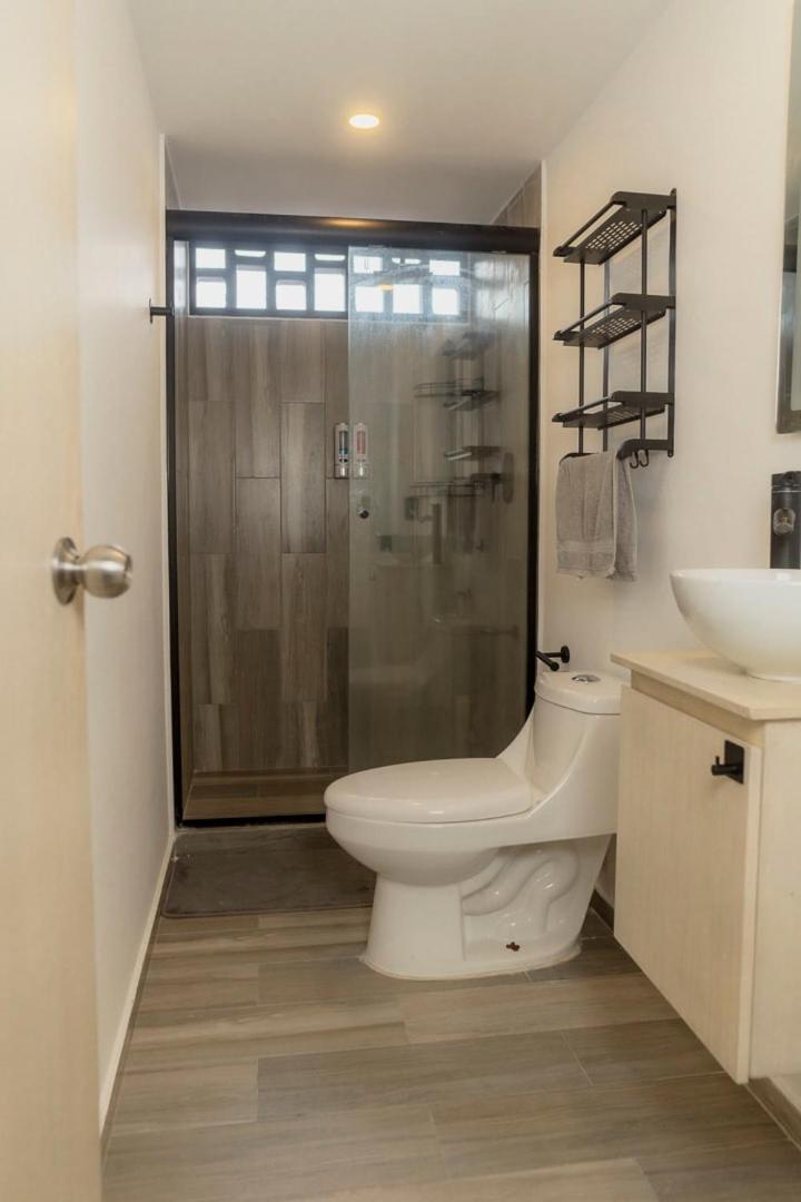 Retreat With Bay Views & Amenities Apartment *