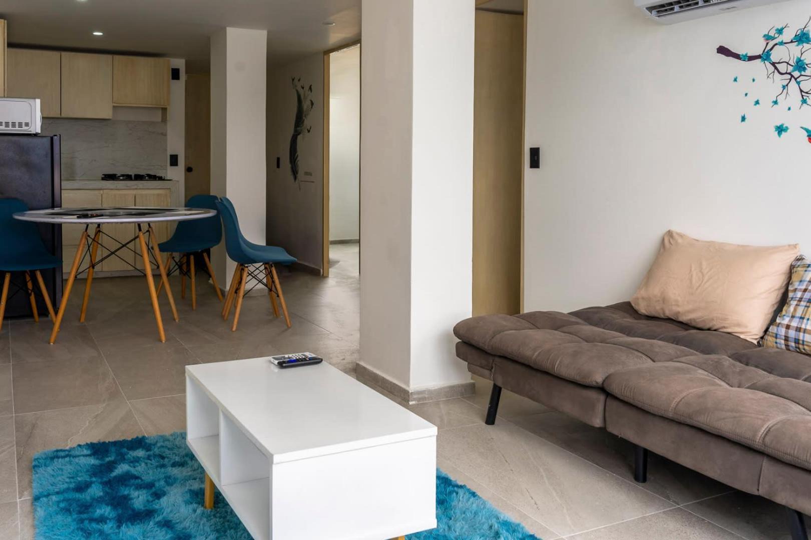 Apartment Retreat With Bay Views & Amenities